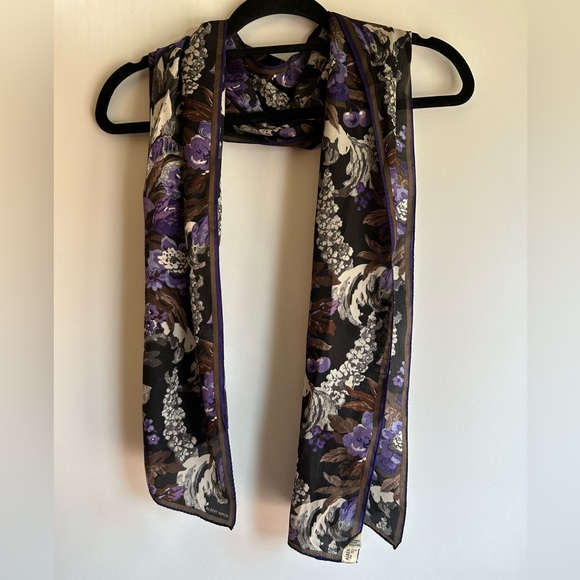 VINTAGE ALBERT NIPON FOR COLLECTION X11X LTD PURPLE FLORAL OBLONG SILK SCARF - Picture 9 of 9